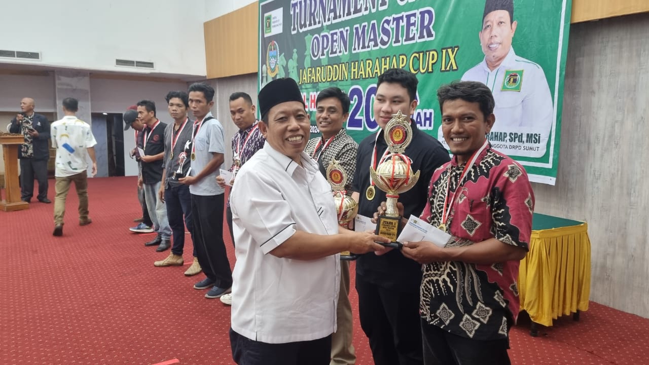 德迪·阿拉菲 (Dedi Arafi) 第九届贾法鲁丁·哈拉哈普杯 (Jafaruddin Harahap Cup) 国际象棋冠军