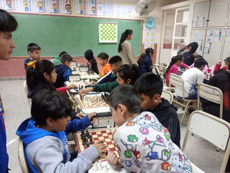 开放学校通过国际象棋讲习班促进娱乐活动